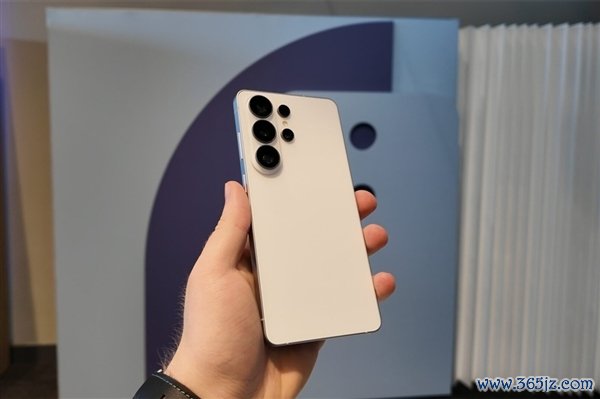 内存疯涨!安卓Ultra迈入万元期间:订价看皆iPhone 18 Pro Max